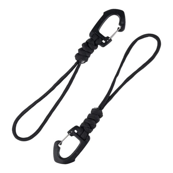 Karabijnhaak met koord 2pcs JYFPB235 De karabijnhaak met twee koorden is een essentieel accessoire voor outdoor avonturen. Gemaakt van hoogwaardig 100% nylon paracord touw en voorzien van een duurzame 100% plastic karabijn.