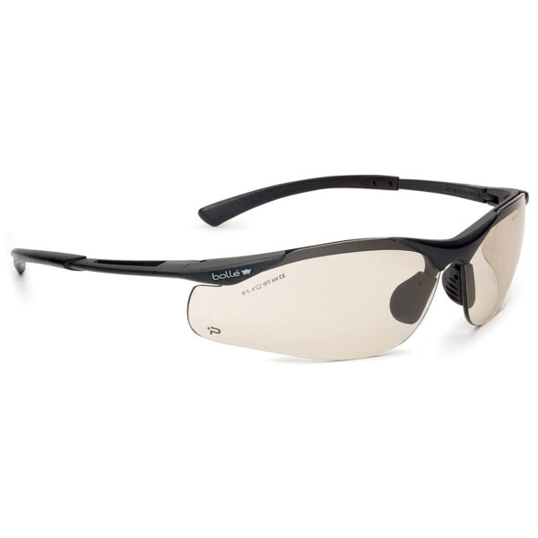 Bolle Contour bril copper PSSCONTC13B 62 De Bollé Contour bril copper (PSSCONTC13B) combineert stijl, comfort en veiligheid in één ongelooflijk lichtgewicht ontwerp van slechts 21 gram. Deze bril is perfect voor dagelijks gebruik als zonne- en veiligheidsbril. De Contour bril wordt geleverd met een microvezel zakje voor gemakkelijke opslag en bescherming.
