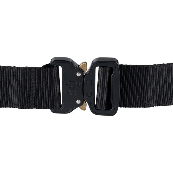 Tactical fast koppel DP25610 De Tactical Fast Koppel DP256 biedt de ultieme combinatie van stijl en functionaliteit. Deze riem is uitgerust met een robuuste metalen sluiting, die niet alleen zorgt voor duurzaamheid maar ook voor veiligheid. Ontworpen voor verschillende tactische toepassingen, is deze koppel ideaal voor militairen, beveiligingspersoneel en outdoorliefhebbers.