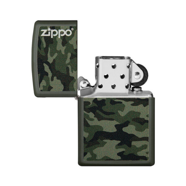Zippo camo3 De originele Zippo camo aansteker is een must-have voor outdoorliefhebbers en verzamelaars. Met zijn iconische camouflagepatroon biedt deze aansteker niet alleen een stoer uiterlijk, maar ook de betrouwbare en duurzame kwaliteit die je van Zippo gewend bent. Ideaal voor kamperen, wandelen, en andere buitenactiviteiten. De windbestendige vlam zorgt ervoor dat je onder alle weersomstandigheden een vuurtje kunt maken, en de herbruikbare ontwerp maakt het een milieuvriendelijke keuze.  