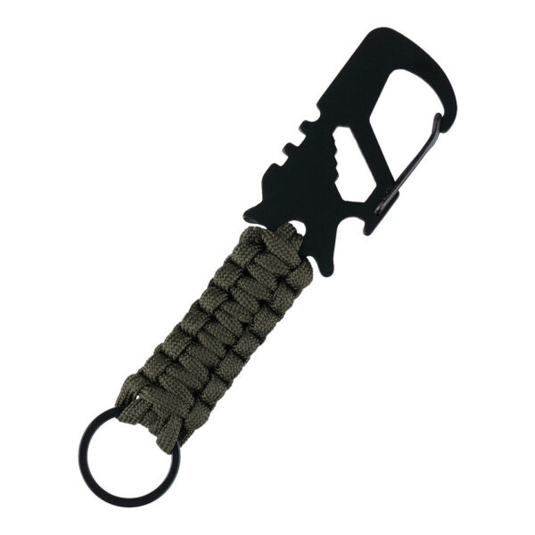 Multifunctionele karabijnhaak keychain JYFPB211 De multifunctionele karabijnhaak sleutelhanger JYFPB21 is de perfecte metgezel voor zowel dagelijks gebruik als avontuurlijke uitjes. Dit veelzijdige gereedschap combineert meerdere functies in één compact ontwerp, waardoor het een onmisbaar accessoire is voor iedereen die van gemak en functionaliteit houdt. Met een lengte van 15 cm is de karabijnhaak groot genoeg om stevig en betrouwbaar te zijn, maar toch compact genoeg om gemakkelijk aan je sleutelbos, rugzak of riem te bevestigen. Het paracord touw, gemaakt van 100% nylon, biedt extra duurzaamheid en kan in noodsituaties gebruikt worden. Het hoogwaardige metaal van zowel de karabijnhaak als de sleutelhanger zorgt ervoor dat dit product jarenlang meegaat, zelfs bij intensief gebruik. De robuuste constructie en slimme ontwerp maken de JYFPB21 een veelzijdig en praktisch hulpmiddel.