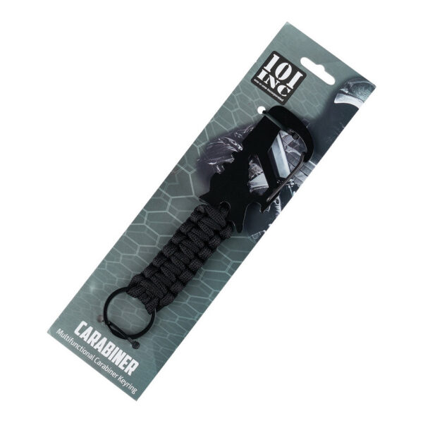 Multifunctionele karabijnhaak keychain JYFPB218 De multifunctionele karabijnhaak sleutelhanger JYFPB21 is de perfecte metgezel voor zowel dagelijks gebruik als avontuurlijke uitjes. Dit veelzijdige gereedschap combineert meerdere functies in één compact ontwerp, waardoor het een onmisbaar accessoire is voor iedereen die van gemak en functionaliteit houdt. Met een lengte van 15 cm is de karabijnhaak groot genoeg om stevig en betrouwbaar te zijn, maar toch compact genoeg om gemakkelijk aan je sleutelbos, rugzak of riem te bevestigen. Het paracord touw, gemaakt van 100% nylon, biedt extra duurzaamheid en kan in noodsituaties gebruikt worden. Het hoogwaardige metaal van zowel de karabijnhaak als de sleutelhanger zorgt ervoor dat dit product jarenlang meegaat, zelfs bij intensief gebruik. De robuuste constructie en slimme ontwerp maken de JYFPB21 een veelzijdig en praktisch hulpmiddel.
