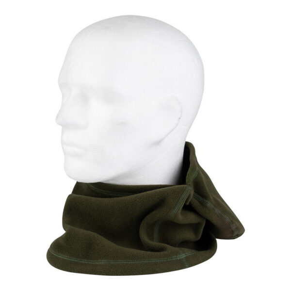 214295 11 03 Onze fleece multifunctionele bivakmuts is de ideale keuze voor wie op zoek is naar warmte en veelzijdigheid tijdens outdoor activiteiten. Gemaakt van zacht en ademend fleece materiaal, biedt deze bivakmuts ultiem comfort en isolatie tegen de kou. Dankzij het multifunctionele ontwerp kun je de muts op verschillende manieren dragen, afhankelijk van je behoefte aan bescherming. Of je nu je gezicht volledig wilt bedekken tijdens koude omstandigheden of alleen je nek warm wilt houden, deze muts past zich aan elke situatie aan. Perfect voor een breed scala aan activiteiten zoals skiën, wandelen, fietsen, en andere buitenavonturen waar je bescherming tegen de elementen nodig hebt.