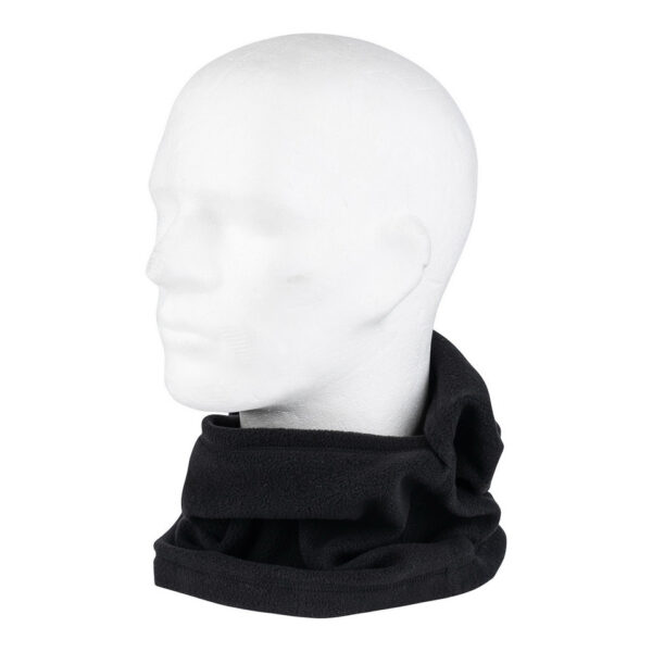 Fleece multifunctionele bivakmuts5 Onze fleece multifunctionele bivakmuts is de ideale keuze voor wie op zoek is naar warmte en veelzijdigheid tijdens outdoor activiteiten. Gemaakt van zacht en ademend fleece materiaal, biedt deze bivakmuts ultiem comfort en isolatie tegen de kou. Dankzij het multifunctionele ontwerp kun je de muts op verschillende manieren dragen, afhankelijk van je behoefte aan bescherming. Of je nu je gezicht volledig wilt bedekken tijdens koude omstandigheden of alleen je nek warm wilt houden, deze muts past zich aan elke situatie aan. Perfect voor een breed scala aan activiteiten zoals skiën, wandelen, fietsen, en andere buitenavonturen waar je bescherming tegen de elementen nodig hebt.