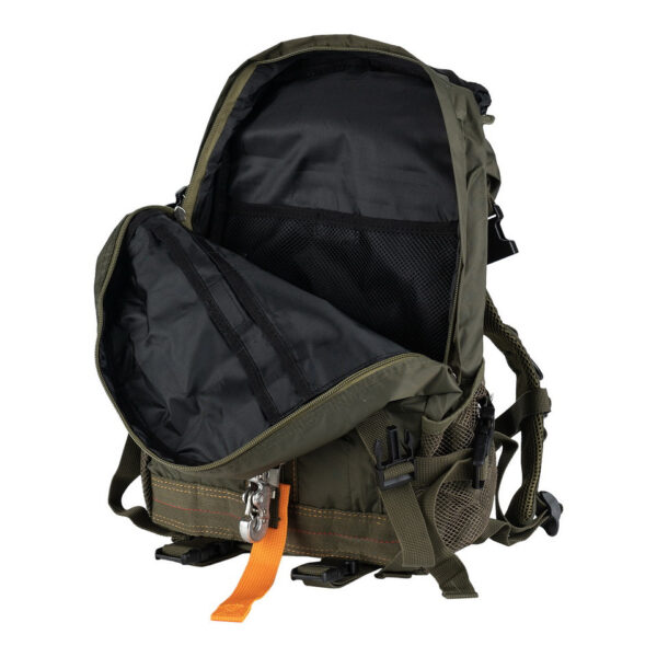 Parachute tas 8 rugtas commando8 De <strong>Parachute tas 8 / rugtas commando</strong> is een robuuste en stijlvolle rugtas, gemaakt van 100% duurzaam nylon. Deze tas is geïnspireerd op de uitrusting van commando's, compleet met een echte parachutesluiting ter decoratie. Of je nu op zoek bent naar een praktische tas voor dagelijks gebruik, outdoor activiteiten, of gewoon een stoere toevoeging aan je collectie, deze rugtas biedt de perfecte combinatie van functionaliteit en stijl.  