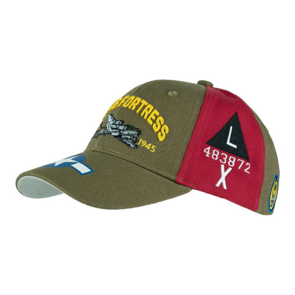 Baseball Cap B 17 Flying Fortress De <strong>Baseball Cap B-17 Flying Fortress</strong> is een must-have voor elke liefhebber van luchtvaartgeschiedenis. Deze cap is vervaardigd uit <strong>100% katoen</strong>, wat zorgt voor een comfortabele pasvorm en duurzaamheid. Op de cap staan unieke details die verband houden met de <strong>B-17 Flying Fortress</strong>, de beroemde Amerikaanse viermotorige bommenwerper die tijdens de <strong>Tweede Wereldoorlog</strong> grote bekendheid verwierf.