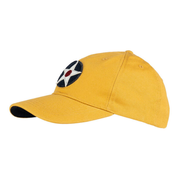 Baseball Cap Brushed USAAC De <strong>Baseball Cap Brushed USAAC</strong> is een eerbetoon aan het <strong>United States Army Air Corps (USAAC)</strong>, het luchtoorlogsonderdeel van het Amerikaanse leger tussen 1926 en 1941, dat uiteindelijk uitgroeide tot de huidige United States Air Force. Deze cap is perfect voor liefhebbers van militaire geschiedenis en luchtvaart. Het geborstelde materiaal zorgt voor een unieke, zachte afwerking, en het embleem op de voorkant symboliseert de rijke luchtvaartgeschiedenis van de VS.
