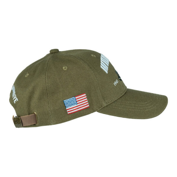 Baseball Cap Willys MB3 Breng een eerbetoon aan de rijke militaire geschiedenis met onze <strong>Baseball Cap Willy's MB</strong>. Deze cap is ontworpen voor de liefhebbers van klassieke voertuigen en patriottisme, en biedt een unieke manier om je passie te tonen.