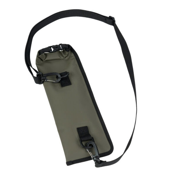 TF 2215 Waterproof phone pouch2 Bescherm je telefoon tegen water, zand en stof met de <strong>Waterproof Phone Pouch TF-2215</strong>. Deze pouch, gemaakt van hoogwaardig <strong>500D PVC</strong>, is ontworpen voor <strong>maximale duurzaamheid</strong> en een <strong>waterdichte sluiting</strong>. Ideaal voor gebruik op het <strong>strand</strong>, tijdens <strong>regenachtige hikes</strong> of elke andere situatie waarbij je apparaat bescherming nodig heeft. Of je nu op avontuur gaat of gewoon een dagje naar het strand, deze waterdichte pouch biedt je de gemoedsrust dat je telefoon veilig en droog blijft.