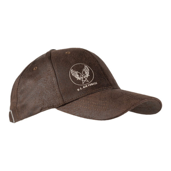Baseball Cap U.S. Air Force Leder Look PU3 Deze bruine baseball cap is een must-have voor liefhebbers van de U.S. Air Force! Met een stijlvolle lederen look, gemaakt van hoogwaardig en duurzaam polyurethaan (PU), biedt deze cap een combinatie van comfort en een stoer design. Het iconische U.S. Air Force-logo op de voorzijde geeft een krachtige uitstraling en maakt deze cap een echte blikvanger. Perfect voor dagelijks gebruik of als accessoire om je outfit af te maken.