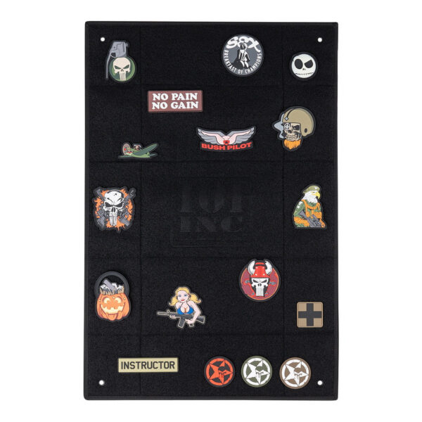 Patch wall klein Organiseer en presenteer je patches eenvoudig met onze <strong>Patch Wall Klein</strong>. Deze compacte, opvouwbare patch wall is voorzien van een klittenbandoppervlak, perfect voor het bevestigen en tonen van je favoriete patches. Het 101 INC-logo prijkt trots in het midden van de patch wall. Een ideale oplossing voor verzamelaars en liefhebbers van militaire, outdoor- of tactische patches. Let op: patches zijn niet inbegrepen.
