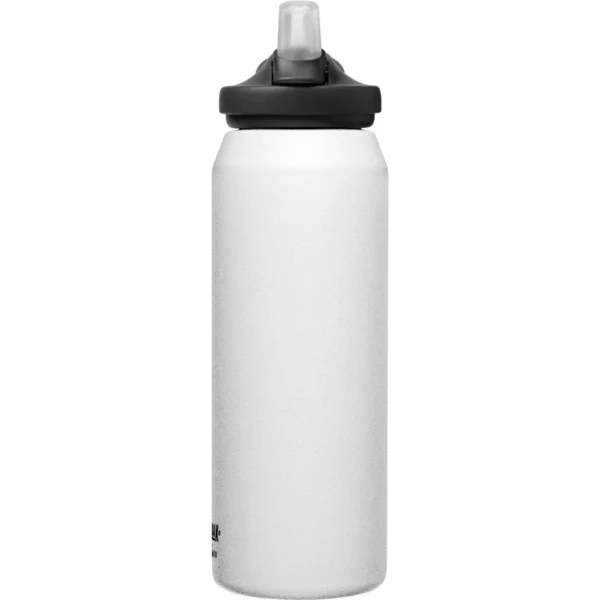 Eddy 1 L Vacuum Insul filtered by LifeStraw White1 De <strong>CamelBak Eddy+ 1 L Vacuum Insul</strong> filtered by LifeStraw® combineert innovatieve filtratietechnologie met het iconische ontwerp van CamelBak. Met <strong>twee filtratiefasen</strong> zorgt deze fles ervoor dat u altijd toegang heeft tot schoon en heerlijk drinkwater, ongeacht waar u bent. <ul> <li><strong>Eerste filtratiefase (Hollow Fiber Filter):</strong> Verwijdert tot 99,9999999% van de bacteriën, 99,999% van de protozoa en 99,999% van de microplastics. Dit maakt het water veilig en vrij van schadelijke micro-organismen.</li> <li><strong>Tweede filtratiefase (Ion Exchange Filter):</strong> Vermindert lood, chloor, slechte smaak, geur en andere chemicaliën, zodat het water heerlijk smaakt en veilig is voor consumptie.</li> </ul> Met een levensduur van <strong>4000 liter voor het holle vezelfilter</strong> en <strong>100 liter voor het ionenfilter</strong>, is deze fles perfect voor dagelijks gebruik, reizen of outdoor avonturen. De <strong>dubbelwandige vacuumisolatie</strong> houdt uw dranken urenlang koel, terwijl de <strong>lekbestendige dop</strong> met geïntegreerd rietje zorgt voor gemak onderweg. <strong>Kenmerken:</strong> <ul> <li><strong>Verwijdert:</strong> <ul> <li>99,9999999% van de bacteriën</li> <li>99,999% van de protozoa</li> <li>99,999% van de microplastics</li> </ul> </li> <li><strong>Vermindert:</strong> <ul> <li>Lood</li> <li>Chloor</li> <li>Slechte geur en smaak</li> </ul> </li> <li><strong>100% BPA-vrij.</strong></li> <li><strong>Lekbestendig ontwerp</strong> voor zorgeloos meenemen.</li> <li><strong>Houdt dranken koel</strong> dankzij vacuumisolatie.</li> <li>Ideaal voor dagelijks gebruik, reizen, kamperen of noodsituaties.</li> </ul> > <a href="https://youtu.be/AJT_CAKGWH4" target="_blank" rel="noopener">Video Youtube</a>