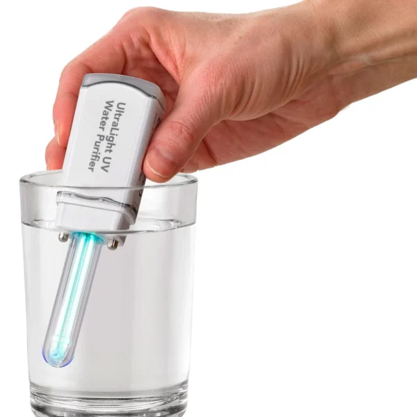 UltraLight1 <strong>Technische specificaties:</strong> <ul> <li><strong>Kleur:</strong> Wit/Grijs</li> <li><strong>Gewicht:</strong> 76,5 gram</li> <li><strong>Afmetingen:</strong> 130 x 35 x 22 mm</li> </ul> <strong>Inbegrepen in de verpakking:</strong> <ul> <li><strong>USB-kabel</strong></li> <li><strong>Gebruiksaanwijzing</strong> (EN, DE, FR, ES)</li> </ul> <strong>Waarom kiezen voor de UltraLight Steripen?</strong> De <strong>UltraLight Steripen</strong> biedt een perfecte combinatie van <strong>lichtgewicht ontwerp</strong>, <strong>efficiëntie</strong>, en <strong>gemak</strong>. Of je nu op een verre trektocht bent of een dagtrip maakt, deze compacte waterfilter zorgt ervoor dat je altijd en overal toegang hebt tot veilig drinkwater. Een onmisbaar accessoire voor iedereen die houdt van avontuur en voorbereiding. <a href="https://dedump.nl/wp-content/uploads/2025/01/ST60110076_Factsheet-ULL-MP-EFG-Steripen-UltraLight-EN.pdf" target="_blank" rel="noopener" data-bind="click: $root.onAttachmentClicked"><span data-bind="text: $data.Name">Factsheet ULL-MP-EFG Steripen UltraLight EN</span></a>  -  <a href="https://dedump.nl/wp-content/uploads/2025/01/ST60110076_Manual-Steripen-Ultra-Light-EN-DE-FR-ES.pdf" target="_blank" rel="noopener" data-bind="click: $root.onAttachmentClicked"><span data-bind="text: $data.Name">Manual Steripen Ultra Light EN DE FR ES</span></a>