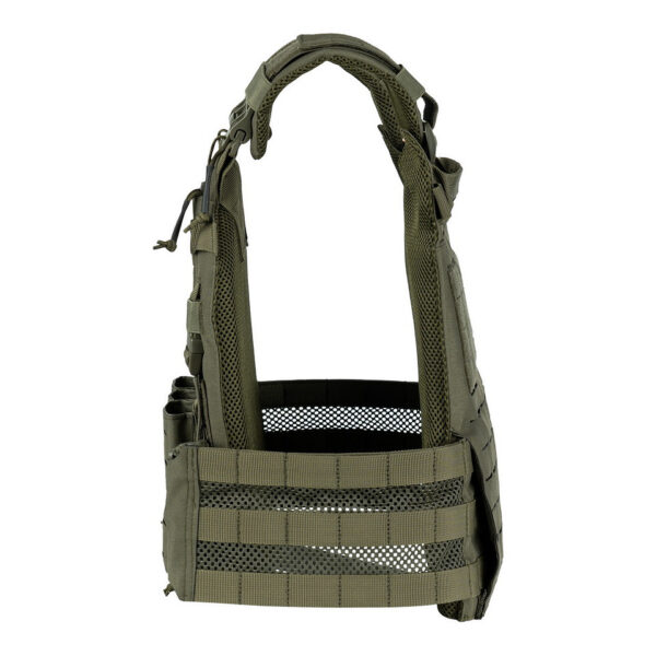 129794 11 04 De <strong>QR Plate Carrier Lasercut</strong> is een <strong>hoogwaardig, lichtgewicht en ergonomisch</strong> tactisch vest, ontworpen voor <strong>professioneel en intensief gebruik</strong>. Dankzij het <strong>Quick Release-systeem</strong> kan het vest in noodgevallen <strong>snel worden afgedaan</strong>, wat essentieel is in veeleisende situaties. Het vest is voorzien van een <strong>lasergesneden MOLLE-systeem</strong>, wat zorgt voor een <strong>strakke, moderne look en veelzijdige uitbreidingsmogelijkheden</strong>. De <strong>verstelbare cumberband</strong> en <strong>ergonomische padding</strong> bieden <strong>maximaal comfort en stabiliteit</strong>, zelfs bij langdurig gebruik.