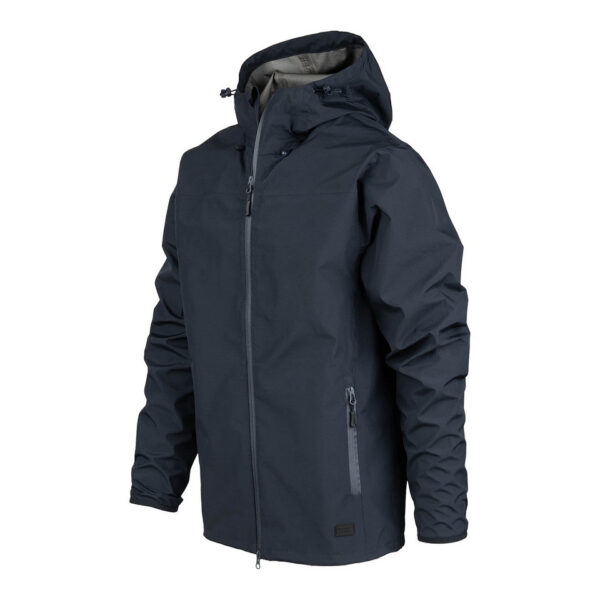 129876 12 02 <p data-start="107" data-end="475">De <strong data-start="110" data-end="146">TF-2215 Waterproof Hardshell Jas</strong> is de perfecte jas voor outdoorliefhebbers die ultieme bescherming zoeken tegen de elementen. Met zijn <strong data-start="250" data-end="274">3-laagse constructie</strong>, een <strong data-start="280" data-end="308">waterkolom van 10.000 mm</strong>, en een <strong data-start="317" data-end="355">ademend vermogen van 5000 g/m²/24h</strong>, is deze jas ontworpen om je <strong data-start="385" data-end="415">droog, comfortabel en warm</strong> te houden, zelfs tijdens de zwaarste weersomstandigheden.</p> <p data-start="477" data-end="708">Dankzij de <strong data-start="488" data-end="518">innovatieve materiaalkeuze</strong> is de jas <strong data-start="529" data-end="568">lichtgewicht, flexibel en slijtvast</strong>, waardoor hij ideaal is voor activiteiten zoals <strong data-start="617" data-end="705">hiken, survival, bushcraft en dagelijks gebruik in natte of winderige omstandigheden</strong>.</p>