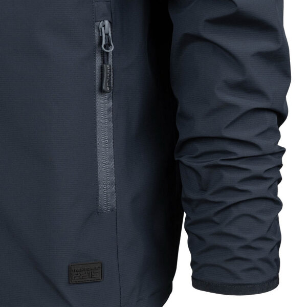 129876 12 05 <p data-start="107" data-end="475">De <strong data-start="110" data-end="146">TF-2215 Waterproof Hardshell Jas</strong> is de perfecte jas voor outdoorliefhebbers die ultieme bescherming zoeken tegen de elementen. Met zijn <strong data-start="250" data-end="274">3-laagse constructie</strong>, een <strong data-start="280" data-end="308">waterkolom van 10.000 mm</strong>, en een <strong data-start="317" data-end="355">ademend vermogen van 5000 g/m²/24h</strong>, is deze jas ontworpen om je <strong data-start="385" data-end="415">droog, comfortabel en warm</strong> te houden, zelfs tijdens de zwaarste weersomstandigheden.</p> <p data-start="477" data-end="708">Dankzij de <strong data-start="488" data-end="518">innovatieve materiaalkeuze</strong> is de jas <strong data-start="529" data-end="568">lichtgewicht, flexibel en slijtvast</strong>, waardoor hij ideaal is voor activiteiten zoals <strong data-start="617" data-end="705">hiken, survival, bushcraft en dagelijks gebruik in natte of winderige omstandigheden</strong>.</p>