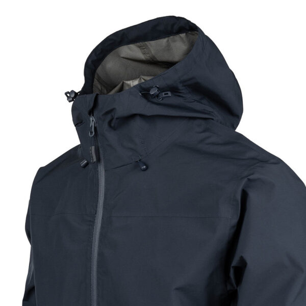 129876 12 06 <p data-start="107" data-end="475">De <strong data-start="110" data-end="146">TF-2215 Waterproof Hardshell Jas</strong> is de perfecte jas voor outdoorliefhebbers die ultieme bescherming zoeken tegen de elementen. Met zijn <strong data-start="250" data-end="274">3-laagse constructie</strong>, een <strong data-start="280" data-end="308">waterkolom van 10.000 mm</strong>, en een <strong data-start="317" data-end="355">ademend vermogen van 5000 g/m²/24h</strong>, is deze jas ontworpen om je <strong data-start="385" data-end="415">droog, comfortabel en warm</strong> te houden, zelfs tijdens de zwaarste weersomstandigheden.</p> <p data-start="477" data-end="708">Dankzij de <strong data-start="488" data-end="518">innovatieve materiaalkeuze</strong> is de jas <strong data-start="529" data-end="568">lichtgewicht, flexibel en slijtvast</strong>, waardoor hij ideaal is voor activiteiten zoals <strong data-start="617" data-end="705">hiken, survival, bushcraft en dagelijks gebruik in natte of winderige omstandigheden</strong>.</p>