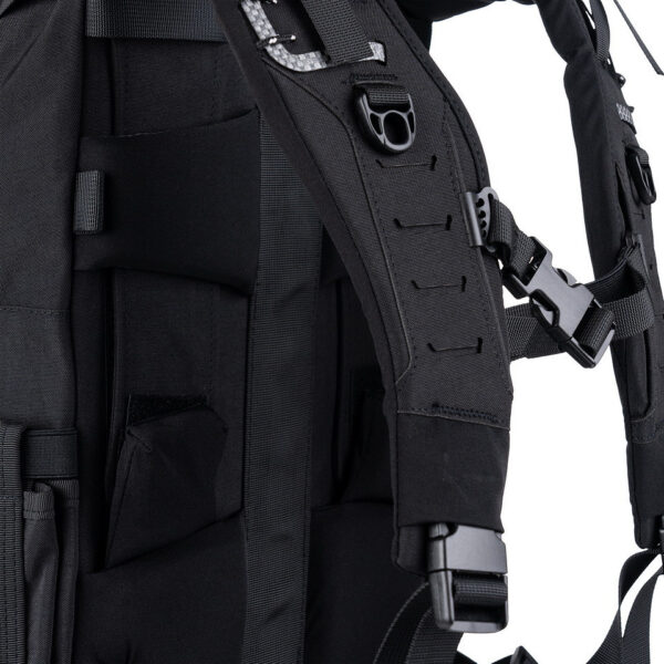 351760 13 07 De <strong>TF-2215 Stealth-Pro Rugzak</strong> is een <strong>compacte, hoogwaardige en veelzijdige rugzak</strong> met een <strong>capaciteit van 22 liter</strong>. Ontworpen voor <strong>tactische en outdoor-gebruikers</strong>, biedt deze rugzak een <strong>innovatief en slim ontwerp</strong> met <strong>stevige materialen</strong> en een <strong>aanpasbaar draagsysteem</strong>. Ideaal voor <strong>dagelijkse avonturen, reizen en professionele toepassingen</strong>. Met zijn <strong>lasergesneden MOLLE-systeem</strong>, <strong>waterdichte ritsen</strong> en <strong>versterkte rugpaneel</strong>, is deze rugzak perfect voor wie een <strong>duurzame en functionele tas</strong> zoekt.