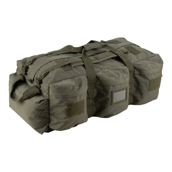 359908 11 01 De <strong>Deployment Cargo Tas 100L</strong> is een <strong>ruime, duurzame en veelzijdige</strong> tas, ontworpen voor <strong>professionele en intensieve outdoor-gebruikers</strong>. Met een enorme capaciteit van <strong>100 liter</strong> is deze tas perfect voor het <strong>vervoeren van grote hoeveelheden uitrusting</strong>, ideaal voor <strong>militairen, reizigers, outdoor-liefhebbers en sporters</strong>. Dankzij de <strong>meerdere draagopties</strong>, zoals <strong>stevige handvatten en verstelbare schouderriemen</strong>, kan de tas <strong>zowel als duffeltas als rugzak</strong> worden gedragen. Het <strong>slijtvast Cordura-materiaal</strong> en de <strong>sterke ritssluitingen</strong> zorgen voor een lange levensduur en extra bescherming van je uitrusting.