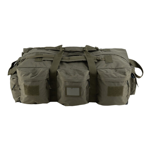 359908 11 02 De <strong>Deployment Cargo Tas 100L</strong> is een <strong>ruime, duurzame en veelzijdige</strong> tas, ontworpen voor <strong>professionele en intensieve outdoor-gebruikers</strong>. Met een enorme capaciteit van <strong>100 liter</strong> is deze tas perfect voor het <strong>vervoeren van grote hoeveelheden uitrusting</strong>, ideaal voor <strong>militairen, reizigers, outdoor-liefhebbers en sporters</strong>. Dankzij de <strong>meerdere draagopties</strong>, zoals <strong>stevige handvatten en verstelbare schouderriemen</strong>, kan de tas <strong>zowel als duffeltas als rugzak</strong> worden gedragen. Het <strong>slijtvast Cordura-materiaal</strong> en de <strong>sterke ritssluitingen</strong> zorgen voor een lange levensduur en extra bescherming van je uitrusting.