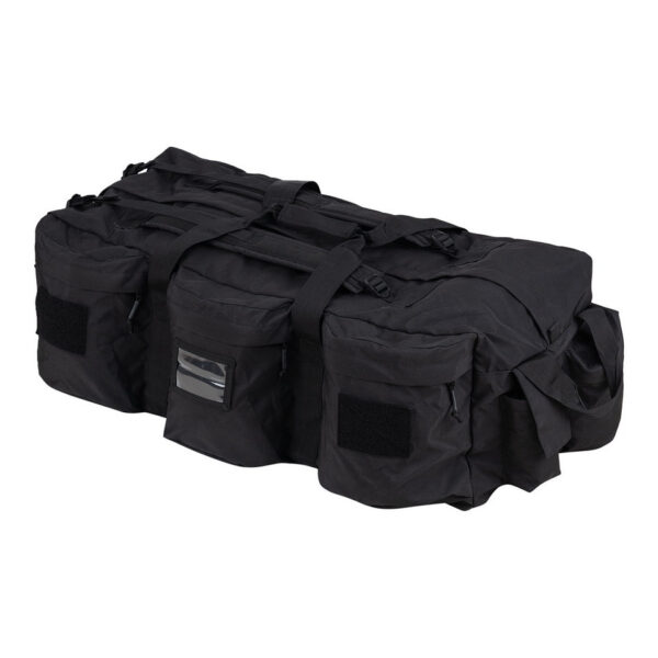 359908 13 03 De <strong>Deployment Cargo Tas 100L</strong> is een <strong>ruime, duurzame en veelzijdige</strong> tas, ontworpen voor <strong>professionele en intensieve outdoor-gebruikers</strong>. Met een enorme capaciteit van <strong>100 liter</strong> is deze tas perfect voor het <strong>vervoeren van grote hoeveelheden uitrusting</strong>, ideaal voor <strong>militairen, reizigers, outdoor-liefhebbers en sporters</strong>. Dankzij de <strong>meerdere draagopties</strong>, zoals <strong>stevige handvatten en verstelbare schouderriemen</strong>, kan de tas <strong>zowel als duffeltas als rugzak</strong> worden gedragen. Het <strong>slijtvast Cordura-materiaal</strong> en de <strong>sterke ritssluitingen</strong> zorgen voor een lange levensduur en extra bescherming van je uitrusting.