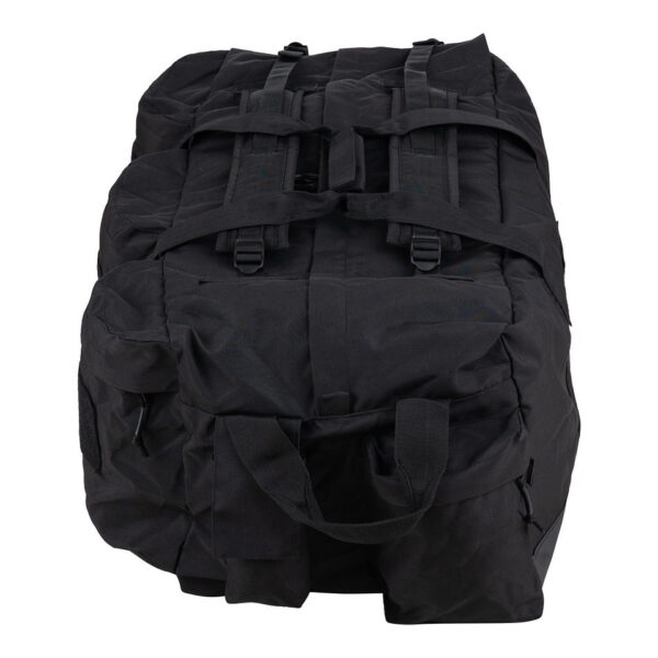 359908 13 04 De <strong>Deployment Cargo Tas 100L</strong> is een <strong>ruime, duurzame en veelzijdige</strong> tas, ontworpen voor <strong>professionele en intensieve outdoor-gebruikers</strong>. Met een enorme capaciteit van <strong>100 liter</strong> is deze tas perfect voor het <strong>vervoeren van grote hoeveelheden uitrusting</strong>, ideaal voor <strong>militairen, reizigers, outdoor-liefhebbers en sporters</strong>. Dankzij de <strong>meerdere draagopties</strong>, zoals <strong>stevige handvatten en verstelbare schouderriemen</strong>, kan de tas <strong>zowel als duffeltas als rugzak</strong> worden gedragen. Het <strong>slijtvast Cordura-materiaal</strong> en de <strong>sterke ritssluitingen</strong> zorgen voor een lange levensduur en extra bescherming van je uitrusting.