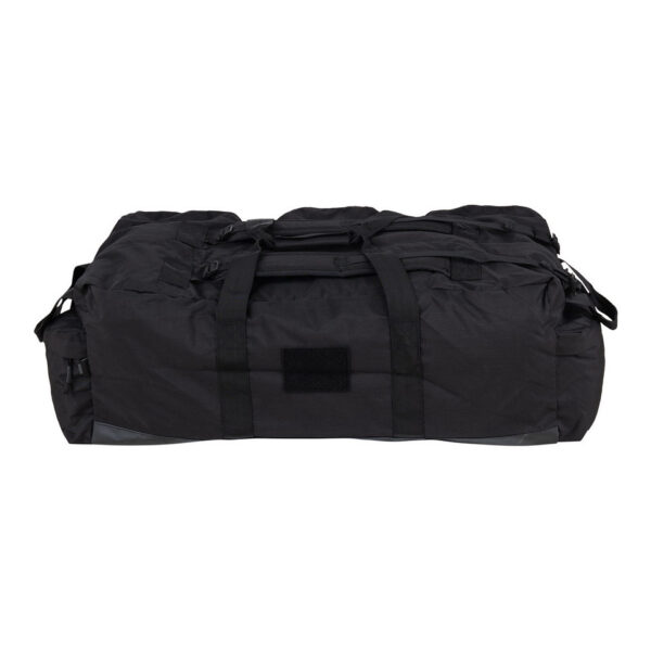 359908 13 05 De <strong>Deployment Cargo Tas 100L</strong> is een <strong>ruime, duurzame en veelzijdige</strong> tas, ontworpen voor <strong>professionele en intensieve outdoor-gebruikers</strong>. Met een enorme capaciteit van <strong>100 liter</strong> is deze tas perfect voor het <strong>vervoeren van grote hoeveelheden uitrusting</strong>, ideaal voor <strong>militairen, reizigers, outdoor-liefhebbers en sporters</strong>. Dankzij de <strong>meerdere draagopties</strong>, zoals <strong>stevige handvatten en verstelbare schouderriemen</strong>, kan de tas <strong>zowel als duffeltas als rugzak</strong> worden gedragen. Het <strong>slijtvast Cordura-materiaal</strong> en de <strong>sterke ritssluitingen</strong> zorgen voor een lange levensduur en extra bescherming van je uitrusting.