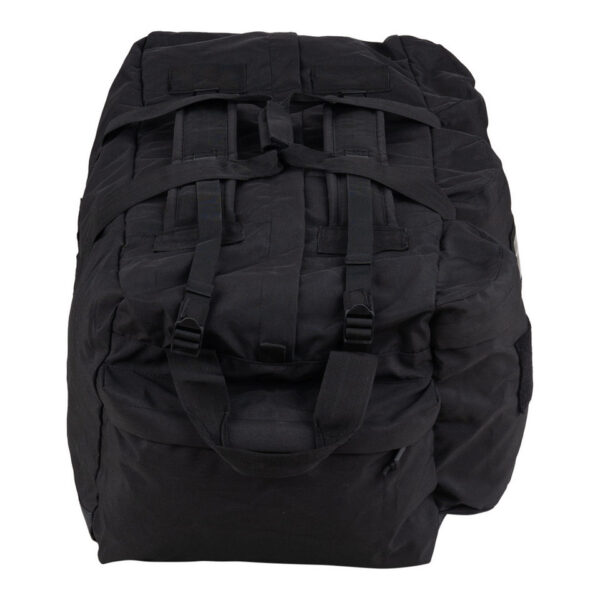 359908 13 07 De <strong>Deployment Cargo Tas 100L</strong> is een <strong>ruime, duurzame en veelzijdige</strong> tas, ontworpen voor <strong>professionele en intensieve outdoor-gebruikers</strong>. Met een enorme capaciteit van <strong>100 liter</strong> is deze tas perfect voor het <strong>vervoeren van grote hoeveelheden uitrusting</strong>, ideaal voor <strong>militairen, reizigers, outdoor-liefhebbers en sporters</strong>. Dankzij de <strong>meerdere draagopties</strong>, zoals <strong>stevige handvatten en verstelbare schouderriemen</strong>, kan de tas <strong>zowel als duffeltas als rugzak</strong> worden gedragen. Het <strong>slijtvast Cordura-materiaal</strong> en de <strong>sterke ritssluitingen</strong> zorgen voor een lange levensduur en extra bescherming van je uitrusting.