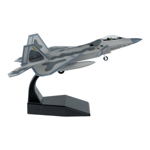 Die cast Model F 22 Raptor US Air force Ontdek dit gedetailleerde <strong>Die-cast model</strong> van de <strong>F-22 Raptor</strong>, het revolutionaire stealth-gevechtsvliegtuig van de <strong>US Air Force</strong>. De <strong>F-22 Raptor</strong> is ontworpen als <strong>vijfde generatie jachtvliegtuig</strong> met ongeëvenaarde luchtgevechtscapaciteiten, supercruise-snelheden en geavanceerde stealth-technologie. Dit machtige toestel combineert snelheid, wendbaarheid en dodelijke precisie en wordt beschouwd als een van de meest geavanceerde gevechtsvliegtuigen ter wereld. Dit hoogwaardige <strong>schaalmodel (1:100)</strong> biedt een nauwkeurige weergave van de F-22 en wordt geleverd met een <strong>displaystandaard</strong>, waardoor het een uitstekende aanvulling is voor verzamelaars en luchtvaartliefhebbers.