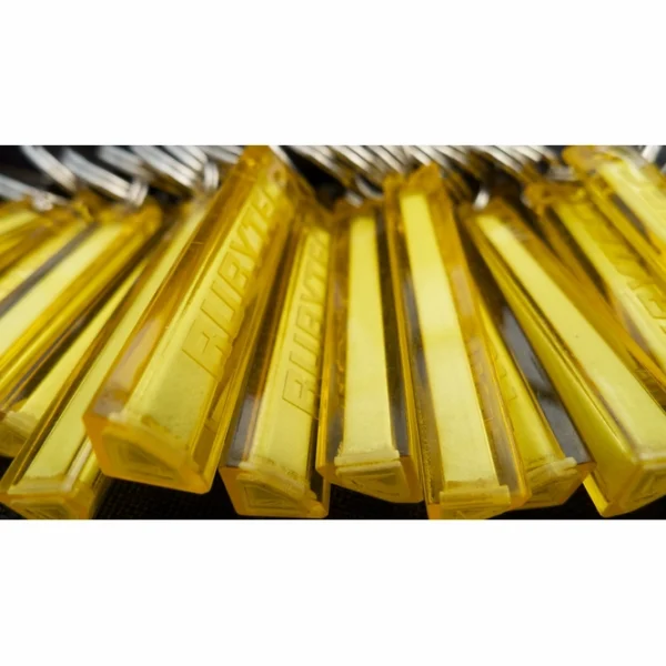 Firefly Glowstick white blister 2st.6 <h3 data-start="0" data-end="86"><strong data-start="4" data-end="84">Rubytec Firefly Glowstick – Duurzaam & Milieuvriendelijk Licht in het Donker</strong></h3> <p data-start="113" data-end="371">De <strong data-start="116" data-end="145">Rubytec Firefly Glowstick</strong> is een <strong data-start="153" data-end="175">lichtgevende stick</strong> die je helpt om belangrijke voorwerpen in het donker snel terug te vinden. Gebruik hem als <strong data-start="267" data-end="284">sleutelhanger</strong>, <strong data-start="286" data-end="301">ritstrekker</strong> of <strong data-start="305" data-end="318">markering</strong> voor EHBO-kits, tentopeningen, huisdieren en meer.</p> <p data-start="373" data-end="729">Zonder gebruik van batterijen of stroom <strong data-start="413" data-end="453">blijft de Firefly tot 10 uur gloeien</strong> en behoudt hij zijn lichtgevende eigenschappen <strong data-start="501" data-end="520">tot wel 10 jaar</strong>! Dankzij het <strong data-start="534" data-end="560">duurzame ABS-materiaal</strong> en het <strong data-start="568" data-end="614">milieuvriendelijke, niet-giftige granulaat</strong> is deze glowstick een <strong data-start="637" data-end="674">betrouwbare en duurzame lichtbron</strong> voor outdoor avonturen, reizen en dagelijks gebruik.</p>