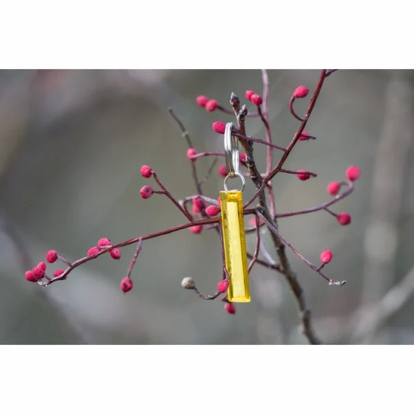 Firefly Glowstick white blister 2st.9 <h3 data-start="0" data-end="86"><strong data-start="4" data-end="84">Rubytec Firefly Glowstick – Duurzaam & Milieuvriendelijk Licht in het Donker</strong></h3> <p data-start="113" data-end="371">De <strong data-start="116" data-end="145">Rubytec Firefly Glowstick</strong> is een <strong data-start="153" data-end="175">lichtgevende stick</strong> die je helpt om belangrijke voorwerpen in het donker snel terug te vinden. Gebruik hem als <strong data-start="267" data-end="284">sleutelhanger</strong>, <strong data-start="286" data-end="301">ritstrekker</strong> of <strong data-start="305" data-end="318">markering</strong> voor EHBO-kits, tentopeningen, huisdieren en meer.</p> <p data-start="373" data-end="729">Zonder gebruik van batterijen of stroom <strong data-start="413" data-end="453">blijft de Firefly tot 10 uur gloeien</strong> en behoudt hij zijn lichtgevende eigenschappen <strong data-start="501" data-end="520">tot wel 10 jaar</strong>! Dankzij het <strong data-start="534" data-end="560">duurzame ABS-materiaal</strong> en het <strong data-start="568" data-end="614">milieuvriendelijke, niet-giftige granulaat</strong> is deze glowstick een <strong data-start="637" data-end="674">betrouwbare en duurzame lichtbron</strong> voor outdoor avonturen, reizen en dagelijks gebruik.</p>