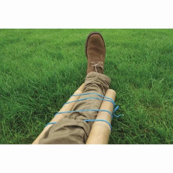 Gibbon Magnetic black8 <h3 data-start="0" data-end="59"><strong data-start="4" data-end="57">Rubytec Gibbon Magnetic – Zwarte Dyneema® Armband</strong></h3> <p data-start="86" data-end="415">De <strong data-start="89" data-end="116">Rubytec Gibbon Magnetic</strong> is <strong data-start="120" data-end="155">meer dan een stijlvolle armband</strong> – het is een <strong data-start="169" data-end="203">sterk en veelzijdig hulpmiddel</strong>. Dankzij de <strong data-start="216" data-end="250">extreem sterke Dyneema® vezels</strong> (trekkracht tot <strong data-start="267" data-end="277">400 kg</strong>) kan deze armband in noodsituaties worden <strong data-start="320" data-end="354">ontvlecht en gebruikt als touw</strong>. Ideaal voor outdoorliefhebbers, avonturiers en reizigers!</p> <p data-start="417" data-end="583">De <strong data-start="420" data-end="449">magnetische Fidlock®-gesp</strong> zorgt voor een <strong data-start="465" data-end="495">snelle en veilige sluiting</strong>, waardoor de armband stevig om de pols blijft zitten en toch eenvoudig afneembaar is.</p> <p data-start="417" data-end="583"><strong><a href="https://youtu.be/elQ2bhya7yE" target="_blank" rel="noopener">> YouTube Video</a></strong></p>