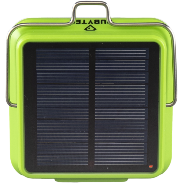 Solare USB Solar Lantern green3 <p data-start="101" data-end="354">De <strong data-start="104" data-end="140">Rubytec Solare USB Solar Lantern</strong> is een <strong data-start="148" data-end="184">compacte en veelzijdige LED-lamp</strong>, ideaal voor kamperen, reizen en outdooractiviteiten. Dankzij de <strong data-start="250" data-end="290">dimbare lichtsterkte (5 - 100 lumen)</strong> biedt deze lamp zowel sfeerverlichting als functioneel licht.</p> <p data-start="356" data-end="525">Opladen kan op <strong data-start="371" data-end="388">twee manieren</strong>:<br data-start="389" data-end="392" /><strong data-start="395" data-end="421">Binnen 2 uur via USB-C</strong> voor snel gebruik<br data-start="439" data-end="442" />☀️ <strong data-start="445" data-end="480">Binnen 24 uur via zonne-energie</strong> voor milieuvriendelijke energievoorziening</p> <p data-start="527" data-end="688">De lamp is <strong data-start="538" data-end="561">lichtgewicht (77 g)</strong>, <strong data-start="563" data-end="588">spatwaterdicht (IPX4)</strong> en volledig <strong data-start="601" data-end="617">batterijvrij</strong>, waardoor hij een duurzame en betrouwbare keuze is voor avonturiers.</p>