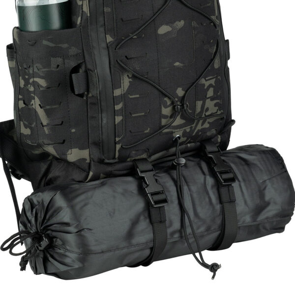TF 2215 rugzak Stealth Pro 22L15 De <strong>TF-2215 Stealth-Pro Rugzak</strong> is een <strong>compacte, hoogwaardige en veelzijdige rugzak</strong> met een <strong>capaciteit van 22 liter</strong>. Ontworpen voor <strong>tactische en outdoor-gebruikers</strong>, biedt deze rugzak een <strong>innovatief en slim ontwerp</strong> met <strong>stevige materialen</strong> en een <strong>aanpasbaar draagsysteem</strong>. Ideaal voor <strong>dagelijkse avonturen, reizen en professionele toepassingen</strong>. Met zijn <strong>lasergesneden MOLLE-systeem</strong>, <strong>waterdichte ritsen</strong> en <strong>versterkte rugpaneel</strong>, is deze rugzak perfect voor wie een <strong>duurzame en functionele tas</strong> zoekt.