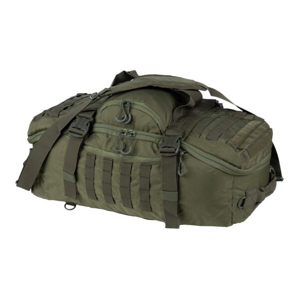 Tactical Weekend tas 45L 3in13 De <strong>101INC Tactical Weekender Tas</strong> is een <strong>robuuste, veelzijdige en lichtgewicht</strong> duffeltas, speciaal ontworpen voor <strong>tactisch en dagelijks gebruik</strong>. Dankzij het <strong>3-in-1 ontwerp</strong> is deze tas moeiteloos te transformeren in een <strong>handtas, schoudertas of rugzak</strong>, waardoor hij perfect is voor <strong>reizen, outdoor-activiteiten, werk, sport en meer</strong>. Met een ruime <strong>inhoud van 45 liter</strong> biedt de tas <strong>voldoende opbergruimte</strong> en een slimme <strong>indeling met meerdere vakken en compartimenten</strong>. Dit maakt het eenvoudig om je uitrusting, kleding of werkmateriaal <strong>gestructureerd en veilig</strong> mee te nemen. De tas is gemaakt van <strong>duurzaam 600D nylon</strong>, een sterk en slijtvast materiaal dat bestand is tegen intensief gebruik en ruwe omstandigheden. Dankzij de <strong>versterkte naden, stevige ritsen en waterafstotende coating</strong> is deze tas een betrouwbare keuze voor elke situatie. Of je nu een <strong>weekendtrip, een sportevenement, een survivaltocht of een werkdag</strong> voor de boeg hebt – deze <strong>tactische weekender tas</strong> staat altijd voor je klaar!