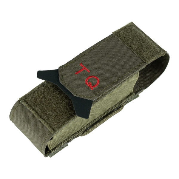 359565 125 01 <h3 data-start="0" data-end="100"><strong data-start="4" data-end="92">TF-2215 Tourniquet Pouch TQ Cordura® – Snelle en Betrouwbare Toegang tot Eerste Hulp</strong> ️</h3> <p data-start="102" data-end="483">De <strong data-start="105" data-end="145">TF-2215 Tourniquet Pouch TQ Cordura®</strong> is een <strong data-start="153" data-end="202">hoogwaardige en functionele tourniquet houder</strong>, ontworpen voor <strong data-start="219" data-end="251">snelle en efficiënte toegang</strong> tot een levensreddende tourniquet in noodgevallen. Dankzij het <strong data-start="315" data-end="344">MOLLE-bevestigingssysteem</strong> en de mogelijkheid om aan een <strong data-start="375" data-end="383">riem</strong> te dragen, is deze pouch een <strong data-start="413" data-end="438">essentiële toevoeging</strong> aan elke medische of tactische uitrusting.</p> <p data-start="485" data-end="635">Of je nu een <strong data-start="498" data-end="567">militair, airsoftspeler, survivalist, hulpverlener of bushcrafter</strong> bent – deze pouch zorgt ervoor dat je <strong data-start="606" data-end="627">altijd voorbereid</strong> bent.</p>