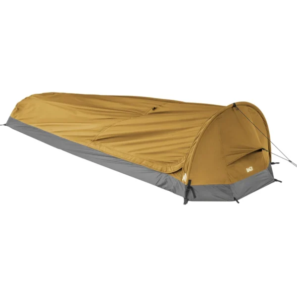 Bivy Heads Up Pro spruce yellow large <h3 data-start="0" data-end="54"><strong data-start="4" data-end="54">BACH Bivy Heads Up Pro - Spruce Yellow (Large)</strong></h3> <p data-start="56" data-end="715"><strong data-start="56" data-end="73">Beschrijving:</strong> De <strong data-start="77" data-end="111">BACH Bivy Heads Up Pro (Large)</strong> is een <strong data-start="119" data-end="143">uitstekende bivakzak</strong> voor avonturiers die op zoek zijn naar een <strong data-start="187" data-end="241">compacte, ademende en sneeuwbestendige bescherming</strong> tegen de elementen. Deze bivakzak is ideaal voor diegenen die alleen reizen en <strong data-start="321" data-end="345">maximale bescherming</strong> willen zonder in te boeten op <strong data-start="376" data-end="387">comfort</strong>. Het <strong data-start="393" data-end="418">elektrospun-materiaal</strong> biedt niet alleen uitstekende ademende eigenschappen, maar maakt het ook mogelijk om condensatie te verminderen, wat zorgt voor een droog en comfortabel onderkomen, zelfs bij natte omstandigheden. De <strong data-start="619" data-end="631">boogstok</strong> creëert extra ruimte boven je gezicht, wat het comfort verhoogt tijdens het slapen.</p> <p data-start="717" data-end="1039">De <strong data-start="720" data-end="738">getapete naden</strong>, <strong data-start="740" data-end="771">sneeuwbestendige ventilatie</strong> en <strong data-start="775" data-end="787">gaasdeur</strong> voor extra luchtstroom en insectenbescherming zorgen ervoor dat de Bivy Heads Up Pro perfect is voor gebruik in diverse weersomstandigheden, van zonnige zomernachten tot sneeuwbedekte bergtoppen. Dit is de ideale bivakzak voor <strong data-start="1015" data-end="1038">4-seizoenen gebruik</strong>.</p> <p data-start="1041" data-end="1055"><strong data-start="1041" data-end="1055">Kenmerken:</strong></p> <ul data-start="1056" data-end="1652"> <li data-start="1056" data-end="1186"><strong data-start="1058" data-end="1077">Boogstokontwerp</strong> zorgt voor ruimte boven het gezicht, zodat de bivakzak niet tegen je gezicht komt, wat het comfort verhoogt.</li> <li data-start="1187" data-end="1266"><strong data-start="1189" data-end="1213">4-seizoenen bivakzak</strong>: ideaal voor gebruik in diverse weersomstandigheden.</li> <li data-start="1267" data-end="1374"><strong data-start="1269" data-end="1288">Extreem ademend</strong> dankzij de geavanceerde elektrospun-stof, waardoor condensatie wordt geminimaliseerd.</li> <li data-start="1375" data-end="1442"><strong data-start="1377" data-end="1395">Getapete naden</strong> bieden extra bescherming tegen vocht en regen.</li> <li data-start="1443" data-end="1547"><strong data-start="1445" data-end="1476">Sneeuwbestendige ventilatie</strong> voor optimale luchtcirculatie zonder dat sneeuw naar binnen kan komen.</li> <li data-start="1548" data-end="1652"><strong data-start="1550" data-end="1562">Gaasdeur</strong> voor <strong data-start="1568" data-end="1588">extra ventilatie</strong> en om <strong data-start="1595" data-end="1607">insecten</strong> buiten te houden bij warmere omstandigheden.</li> </ul> <blockquote><a href="https://youtu.be/24FRipo5bOY" target="_blank" rel="noopener">> Video YouTube </a></blockquote>  