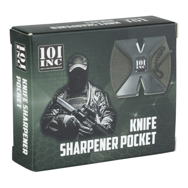 Messenslijper pocket3 <h3 data-start="0" data-end="40"><strong data-start="4" data-end="38">Messenslijper Pocket – 101 INC</strong></h3> <p data-start="42" data-end="106"> <strong data-start="45" data-end="104">Altijd en overal een vlijmscherp mes binnen handbereik!</strong></p> <p data-start="108" data-end="415">De <strong data-start="111" data-end="135">Messenslijper Pocket</strong> van <strong data-start="140" data-end="151">101 INC</strong> is de perfecte tool voor outdoorliefhebbers, jagers, kampeerders en survivalisten die een compact en effectief slijpgereedschap nodig hebben. Dankzij het <strong data-start="306" data-end="334">kleine en lichte ontwerp</strong> neem je deze slijper moeiteloos mee in je broekzak, rugzak of gereedschapstas.</p> <p data-start="417" data-end="772">Met <strong data-start="421" data-end="450">twee krachtige slijpzones</strong> – een <strong data-start="457" data-end="483">wolfraamstalen slijper</strong> voor het herstellen van botte messen en een <strong data-start="528" data-end="550">keramische slijper</strong> voor het fijn polijsten – zorg je ervoor dat je messen altijd in topconditie zijn. Het <strong data-start="638" data-end="676">ergonomische handvat van ABS + TPR</strong> biedt een stevige grip voor veilig en nauwkeurig slijpen, zelfs onder lastige omstandigheden.</p>  