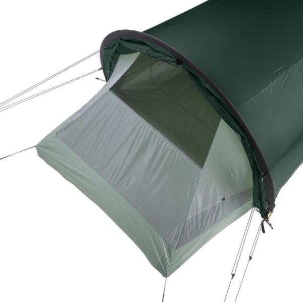Moa 2 Lite sycamore green6 <h3 data-start="0" data-end="51"><strong data-start="4" data-end="51">BACH Moa 2 Lite Tunneltent - Sycamore Green</strong></h3> <p data-start="53" data-end="562"><strong data-start="53" data-end="70">Beschrijving:</strong><br data-start="70" data-end="73" />De <strong data-start="76" data-end="95">BACH Moa 2 Lite</strong> is een <strong data-start="103" data-end="143">lichte en waterdichte 2-persoonstent</strong>, ontworpen voor <strong data-start="160" data-end="186">meerdaagse wandelingen</strong> en <strong data-start="190" data-end="208">bergexpedities</strong>. Deze <strong data-start="215" data-end="241">3-seizoenen tunneltent</strong> biedt het perfecte evenwicht tussen <strong data-start="278" data-end="289">gewicht</strong>, <strong data-start="291" data-end="302">comfort</strong> en <strong data-start="306" data-end="325">functionaliteit</strong> voor avonturiers die op zoek zijn naar een betrouwbare en eenvoudig op te zetten tent. Het <strong data-start="417" data-end="438">tunneltentontwerp</strong> zorgt voor uitstekende stabiliteit, zelfs bij winderig weer, en biedt een <strong data-start="513" data-end="545">praktische, ruime opstelling</strong> voor 2 personen.</p> <p data-start="564" data-end="943">De <strong data-start="567" data-end="581">Moa 2 Lite</strong> is ideaal voor iedereen die op zoek is naar een <strong data-start="630" data-end="668">lichtgewicht en robuust onderkomen</strong> dat snel op te zetten is, een <strong data-start="699" data-end="719">goede ventilatie</strong> heeft en <strong data-start="729" data-end="743">waterdicht</strong> is. De <strong data-start="751" data-end="765">buitentent</strong> kan ook los worden gebruikt voor <strong data-start="799" data-end="816">extra schaduw</strong> of <strong data-start="820" data-end="835">bescherming</strong> tegen regen, en in combinatie met de binnentent biedt het een <strong data-start="898" data-end="942">gezellig en goed beschermd slaapgedeelte</strong>.</p> <p data-start="945" data-end="989"><strong data-start="945" data-end="987">Waarom kiezen voor de BACH Moa 2 Lite?</strong></p> <ul data-start="990" data-end="1524"> <li data-start="990" data-end="1087"><strong data-start="992" data-end="1020">Lichtgewicht en compact:</strong> Weegt slechts 1800 g, ideaal voor lange trektochten en expedities.</li> <li data-start="1088" data-end="1198"><strong data-start="1090" data-end="1116">Waterdicht en ademend:</strong> Beschermt tegen regen en vocht, terwijl het voor een goede luchtcirculatie zorgt.</li> <li data-start="1199" data-end="1292"><strong data-start="1201" data-end="1228">Eenvoudig op te zetten:</strong> Het <strong data-start="1233" data-end="1254">tunneltentontwerp</strong> maakt het opzetten snel en efficiënt.</li> <li data-start="1293" data-end="1410"><strong data-start="1295" data-end="1312">Extra ruimte:</strong> Het <strong data-start="1317" data-end="1344">voorportaal (vestibule)</strong> biedt ruimte om uitrusting buiten het slaapgedeelte op te bergen.</li> <li data-start="1411" data-end="1524"><strong data-start="1413" data-end="1437">Optioneel footprint:</strong> Een extra bescherming voor de tentvloer tegen scherpe objecten en meer waterdichtheid.</li> </ul> <blockquote><a href="https://youtu.be/24FRipo5bOY" target="_blank" rel="noopener">> Video YouTube</a> <a href="https://dedump.nl/wp-content/uploads/2025/03/B421034-4436_Map-Dimensions-BACH-Moa2.png" target="_blank" rel="noopener" data-bind="click: $root.onAttachmentClicked"><span data-bind="text: $data.Name">Map Dimensions-BACH-Moa2</span></a></blockquote>