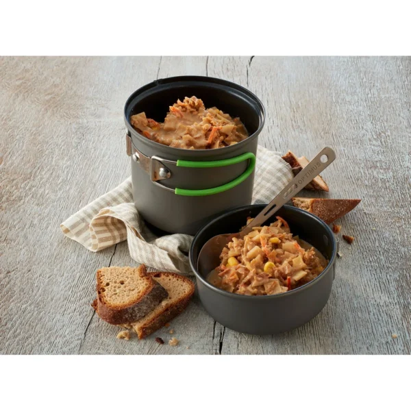 Potato Stew with Fried Onions1 <h3 data-start="0" data-end="48"><strong data-start="4" data-end="48">Trek'n Eat Potato Stew with Fried Onions</strong></h3> <p data-start="72" data-end="623">De <strong data-start="75" data-end="119">Trek'n Eat Potato Stew with Fried Onions</strong> is een voedzame en smakelijke maaltijd, ideaal voor een snel diner of lunch tijdens het kamperen, wandelen of andere avontuurlijke activiteiten. Dit gerecht combineert aardappelen met smakelijke gebakken uitjes voor een hartige, vullende maaltijd. Het product is eenvoudig te bereiden: voeg gewoon kokend water toe, even roeren, en je hebt in enkele minuten een heerlijke maaltijd. De maaltijd heeft een lange houdbaarheid van 5 jaar, waardoor het perfect is voor lange termijnaankopen of noodvoorraden.</p> <p data-start="89" data-end="626"><strong>>> <a href="https://dedump.nl/wp-content/uploads/2025/03/TR30404027_Factsheet-Potato-Stew-with-Fried-Onions-V201215.pdf" target="_blank" rel="noopener" data-bind="click: $root.onAttachmentClicked"><span data-bind="text: $data.Name">Factsheet</span></a></strong></p>