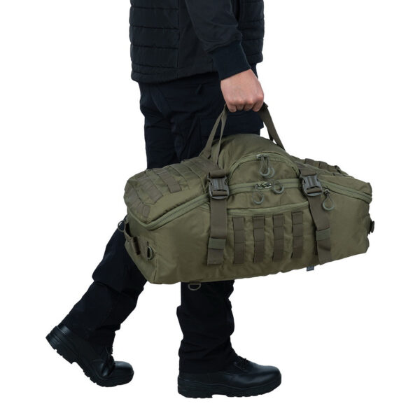 Tactical Weekend tas 80L 3in116 <h3 data-start="0" data-end="52"><strong data-start="4" data-end="50">Tactical Weekend Tas 80L (3-in-1) – 101INC</strong></h3> <h4 data-start="54" data-end="124"><strong data-start="59" data-end="122">Ultieme veelzijdigheid en duurzaamheid voor iedere situatie</strong></h4> <p data-start="125" data-end="547">De <strong data-start="128" data-end="161">101INC Tactical Weekender Bag</strong> is een robuuste en multifunctionele tas, ontworpen voor avonturiers, reizigers, sporters en tactische professionals. Dankzij het slimme <strong data-start="298" data-end="316">3-in-1 ontwerp</strong> transformeert deze tas moeiteloos van <strong data-start="355" data-end="368">duffeltas</strong> naar <strong data-start="374" data-end="384">rugzak</strong> of <strong data-start="388" data-end="403">schoudertas</strong>, waardoor hij geschikt is voor uiteenlopende activiteiten zoals reizen, outdoor expedities, survival, militaire missies en dagelijks gebruik.</p> <p data-start="549" data-end="910">Met een royale <strong data-start="564" data-end="587">inhoud van 80 liter</strong> biedt deze tas <strong data-start="603" data-end="629">voldoende opbergruimte</strong> voor kleding, gear en accessoires, terwijl de <strong data-start="676" data-end="698">slimme vakindeling</strong> ervoor zorgt dat alles overzichtelijk en binnen handbereik blijft. Gemaakt van <strong data-start="778" data-end="803">heavy-duty 600D nylon</strong> en voorzien van <strong data-start="820" data-end="838">stevige ritsen</strong>, is deze tas bestand tegen intensief gebruik en zware omstandigheden.</p> <p data-start="912" data-end="1132">Of je nu op een meerdaagse trektocht gaat, een weekendtrip plant of een betrouwbare sport- of werktas zoekt, de <strong data-start="1024" data-end="1057">101INC Tactical Weekender Bag</strong> is jouw ultieme partner in flexibiliteit, duurzaamheid en gebruiksgemak.</p>