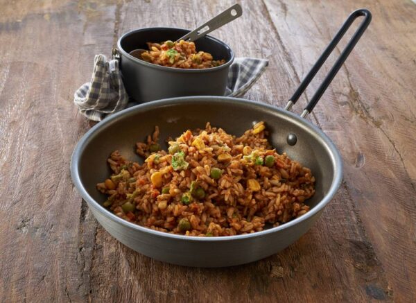 Vegetable Jambalaya1 <h3 data-start="0" data-end="38"><strong data-start="4" data-end="38">Trek'n Eat Vegetable Jambalaya</strong></h3> <p data-start="62" data-end="508">De <strong data-start="65" data-end="99">Trek'n Eat Vegetable Jambalaya</strong> is een heerlijke, smaakvolle en voedzame maaltijd die gemakkelijk te bereiden is met alleen kokend water. Dit gerecht is <strong data-start="221" data-end="235">glutenvrij</strong>, <strong data-start="237" data-end="252">lactosevrij</strong> en <strong data-start="256" data-end="271">vegetarisch</strong>, wat het ideaal maakt voor mensen met dieetbeperkingen of iedereen die houdt van een lekkere, gezonde maaltijd. Met zijn <strong data-start="393" data-end="416">5 jaar houdbaarheid</strong> is het perfect voor noodgevallen, kamperen, of als een makkelijke en snelle maaltijd thuis.</p> <p data-start="89" data-end="626"><strong>>> <a href="https://dedump.nl/wp-content/uploads/2025/03/TR30411003_Factsheet-Vegetable-Jambalaya-V201215.pdf" target="_blank" rel="noopener" data-bind="click: $root.onAttachmentClicked"><span data-bind="text: $data.Name">Factsheet</span></a></strong></p>