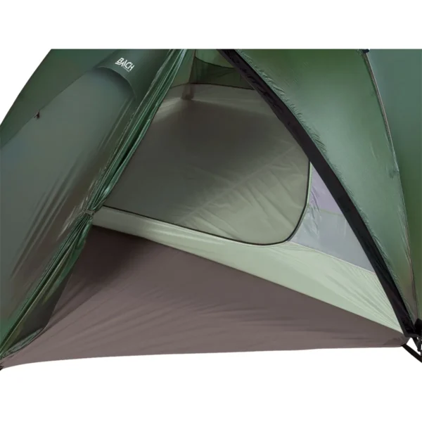 Footprint Guam 2 charcoal grey <h3 class="" data-start="0" data-end="48"><strong data-start="4" data-end="45">BACH Guam 2 Footprint – Charcoal Grey</strong></h3> <p class="" data-start="50" data-end="432">De <strong data-start="53" data-end="78">BACH Guam 2 Footprint</strong> is een <strong data-start="86" data-end="112">lichtgewicht grondzeil</strong> dat speciaal ontworpen is voor de <strong data-start="147" data-end="167">BACH Guam 2 tent</strong>. Dit footprint biedt <strong data-start="189" data-end="227">bescherming tegen scherpe objecten</strong> zoals <strong data-start="234" data-end="244">stenen</strong>, <strong data-start="246" data-end="256">takken</strong>, en <strong data-start="261" data-end="278">dennennaalden</strong>, evenals <strong data-start="288" data-end="298">modder</strong> en <strong data-start="302" data-end="311">vocht</strong> van de grond. Het is de perfecte manier om de vloer van je tent te beschermen en de levensduur van je tent te verlengen.</p> <hr class="" data-start="434" data-end="437" /> <h3 class="" data-start="439" data-end="485"><strong data-start="443" data-end="485">Voordelen van de BACH Guam 2 Footprint</strong></h3> <p class="" data-start="487" data-end="876">✔ <strong data-start="489" data-end="527">Bescherming tegen scherpe objecten</strong> zoals rotsen en takken, waardoor je tentvloer langer in goede staat blijft ️<br data-start="606" data-end="609" />✔ <strong data-start="611" data-end="640">Minimaliseert condensatie</strong> in de vestibule door vochtige grond te isoleren ️<br data-start="692" data-end="695" />✔ <strong data-start="697" data-end="725">Lichtgewicht en duurzaam</strong> – Gemaakt van <strong data-start="740" data-end="786">40D Ripstop Nylon met 10.000mm TPU-coating</strong> <br data-start="789" data-end="792" />✔ <strong data-start="794" data-end="831" data-is-only-node="">Verleng de levensduur van je tent</strong> door extra bescherming tegen de elementen</p> <a href="https://youtu.be/24FRipo5bOY" target="_blank" rel="noopener">>> Video YouTube</a>