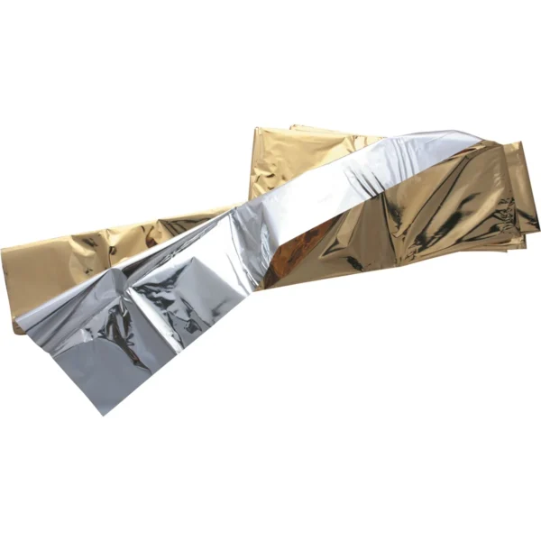 Reddingsdeken1 <h3 class="" data-start="0" data-end="44">️ <strong data-start="8" data-end="38">Reddingsdeken – TravelSafe</strong> ️</h3> <p class="" data-start="45" data-end="97"><strong data-start="45" data-end="97">"Goud is Koud" – Slim onthouden, snel toegepast.</strong></p> <p class="" data-start="99" data-end="310">De <strong data-start="102" data-end="130">TravelSafe reddingsdeken</strong> is een onmisbaar item in elke EHBO-kit, rugzak of noodpakket. Lichtgewicht maar doeltreffend, ontworpen om in noodsituaties snel in te zetten tegen onderkoeling of oververhitting.</p> <hr class="" data-start="312" data-end="315" /> <h3 class="" data-start="317" data-end="343"><strong data-start="321" data-end="343">Functie & Gebruik:</strong></h3> <p class="" data-start="345" data-end="385"> <strong data-start="348" data-end="385">Dubbelzijdig voor twee situaties:</strong></p> <ul data-start="387" data-end="575"> <li class="" data-start="387" data-end="461"> <p class="" data-start="389" data-end="461"><strong data-start="389" data-end="418">Zilveren kant naar binnen</strong> = <em data-start="421" data-end="459">Warm houden / onderkoeling voorkomen</em></p> </li> <li class="" data-start="462" data-end="533"> <p class="" data-start="464" data-end="533"><strong data-start="464" data-end="491">Gouden kant naar binnen</strong> = <em data-start="494" data-end="531">Afkoelen / oververhitting voorkomen</em></p> </li> <li class="" data-start="534" data-end="575"> <p class="" data-start="536" data-end="575"> Ezelsbruggetje: <strong data-start="555" data-end="573">"Goud is Koud"</strong></p> </li> </ul>