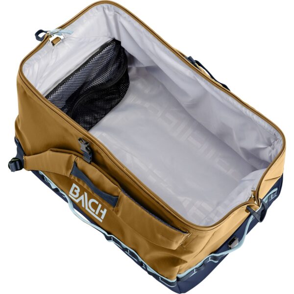 Dr. Expedition Duffel 40 3 De nieuwe reistas van Bach - Dr. Expedition Duffel 40L, compatibel met handbagage, is alles wat vrouwen en mannen nodig hebben voor avontuurlijke reizen. De grote opening in dokterstasstijl met zelfstaand mechanisme en de rechthoekige vorm garanderen maximale inpakefficiëntie, gemakkelijke toegang en optimaal gebruik van de ruimte. De waterdichte en robuuste gerecyclede stof van Bach beschermt je spullen even goed in de hoogten van de Himalaya, tijdens overlandtochten door Scandinavië of tijdens een kampeertrip in het weekend.