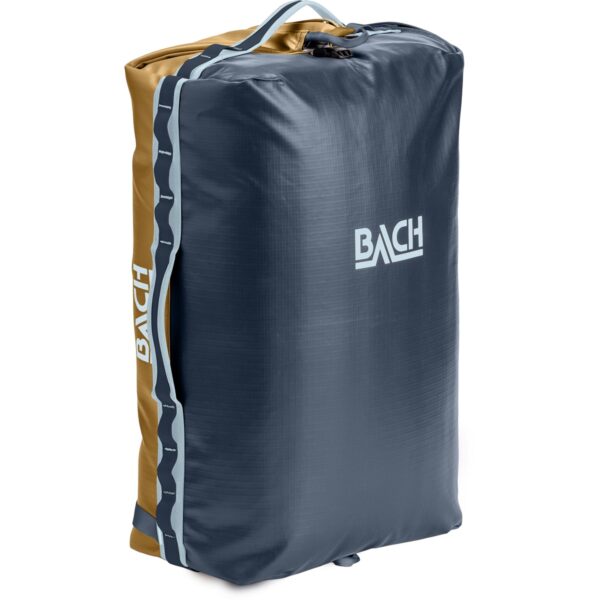 Dr. Expedition Duffel 60 4 Essentieel uitrustingsstuk voor elke avonturier. Dr. Expedition Duffel 60L van Bach is een moderne reistas gemaakt van duurzame, waterdichte gerecyclede stof. Het is ontworpen om zich even goed thuis te voelen in de hoogten van de Himalaya, tijdens overlandexpedities in Schotland of tijdens een kampeertrip in Noorwegen. Een van de belangrijkste kenmerken is een grote opening in de stijl van een dokterstas, die het inpakken optimaliseert en een perfect overzicht van de inhoud biedt om georganiseerd te blijven, waar je ook naartoe gaat