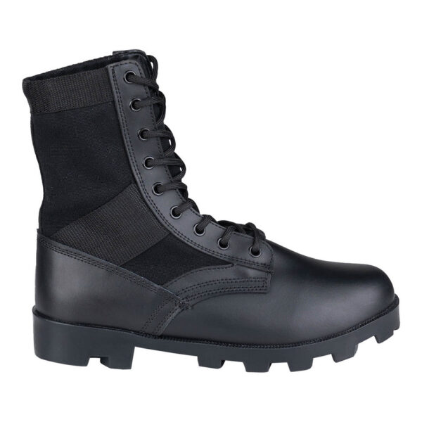 231177 17 De Jungle Boots zijn iconische laarzen, geïnspireerd op het model dat tijdens de Vietnamoorlog beroemd werd. Met een bovenkant van Black Action Leather en canvas, metalen veterogen en een stalen shank voor extra stabiliteit, bieden deze laarzen zowel duurzaamheid als comfort. De oliebestendige rubberen Panama zool en de uitneembare EVA binnenzool zorgen ervoor dat je ook bij intensief outdoor gebruik optimaal kunt presteren. Perfect voor militaire uitrusting, survival en outdoor activiteiten.