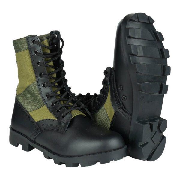 231177 2 De Jungle Boots zijn iconische laarzen, geïnspireerd op het model dat tijdens de Vietnamoorlog beroemd werd. Met een bovenkant van Black Action Leather en canvas, metalen veterogen en een stalen shank voor extra stabiliteit, bieden deze laarzen zowel duurzaamheid als comfort. De oliebestendige rubberen Panama zool en de uitneembare EVA binnenzool zorgen ervoor dat je ook bij intensief outdoor gebruik optimaal kunt presteren. Perfect voor militaire uitrusting, survival en outdoor activiteiten.