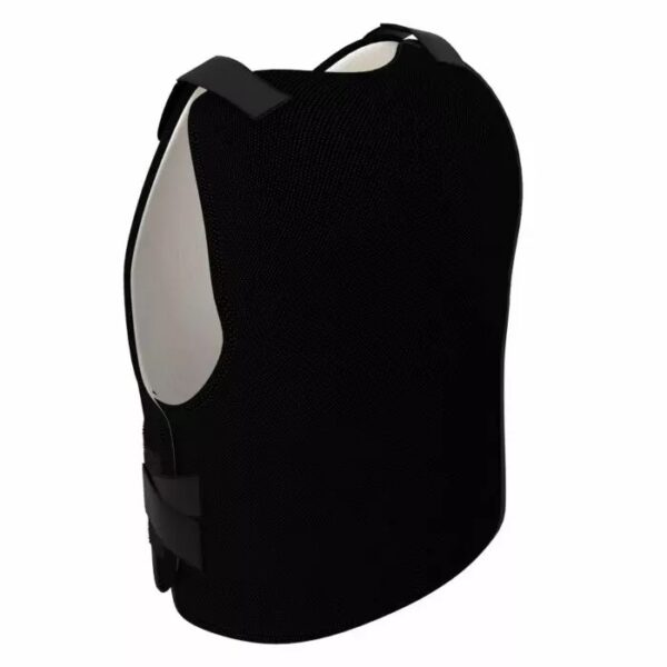 imgi 3 deluxe back Specificatie: <ul> <li>Ballistische bescherming: NIJ Level IIIA according to STD 0101.04* * SK1 certified according to TR03/2008</li> <li>Bescherming tegen naalden: VPAM KDIW 2004 (5 Joules)</li> <li>Bescherming tegen messen: HOSDB P1 knife (15 Joules < 20 mm)</li> <li>Fragmentatie bescherming: V50 – 9MM Luger DM41 516 m/s</li> <li>Materiaal ballistische panelen: DSM Dyneema® / Aramid</li> <li>Materiaal draaghoes: MicroFresh™</li> <li>Standaard gewicht: 5.4 kg/m2</li> <li>Dikte: 8 mm</li> <li>Kleur: zwart</li> <li>Accessiores: Luxe draagtas voor transport</li> <li>Garantie: 7 jaarMaatadvies:</li> </ul> Hierboven kunt u op de afbeelding klikken om uw maat te bepalen. Voor een comfortabele pasvorm van uw vest moet u in het algemeen de volgende richtlijnen volgen: Als u staat, moet de onderrand van uw vest uw navel bereiken en niet verder, anders kan dit uw vermogen om vrij te bewegen belemmeren. Als het hoger komt dan uw navel, kan het uw vitale organen niet goed beschermen. We raden aan dat de panelen aan de voor- en achterkant elkaar overlappen, maar we weten dat sommige mensen graag een kleine opening hebben. Indien u twijfelt over de juiste maat kunt u ons bellen of mailen voor advies. Tevens is het ook mogelijk een afspraak maken om langs te komen om te passen en voor het beste advies. Let op! Prijzen variëren per maat. Kogelwerende en steekwerende artikelen mogen uit veiligheidsoverwegingen niet geretourneerd worden.