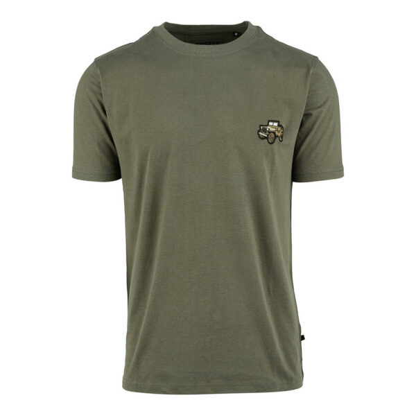 133650 11 01 Ontdek het T-shirt Willy MB Badge, gemaakt van 100% BCI katoen met een zachte peach finish en een stevige kwaliteit van 170 g/m². Dit premium T-shirt heeft een geborduurde Willy badge op de borst en een opvallende Willy Jeep print op de achterkant, waardoor je een stoere en zelfverzekerde uitstraling hebt. Verkrijgbaar in een stijlvolle groene kleur, is dit T-shirt perfect voor zowel dagelijks gebruik als outdoor avonturen.